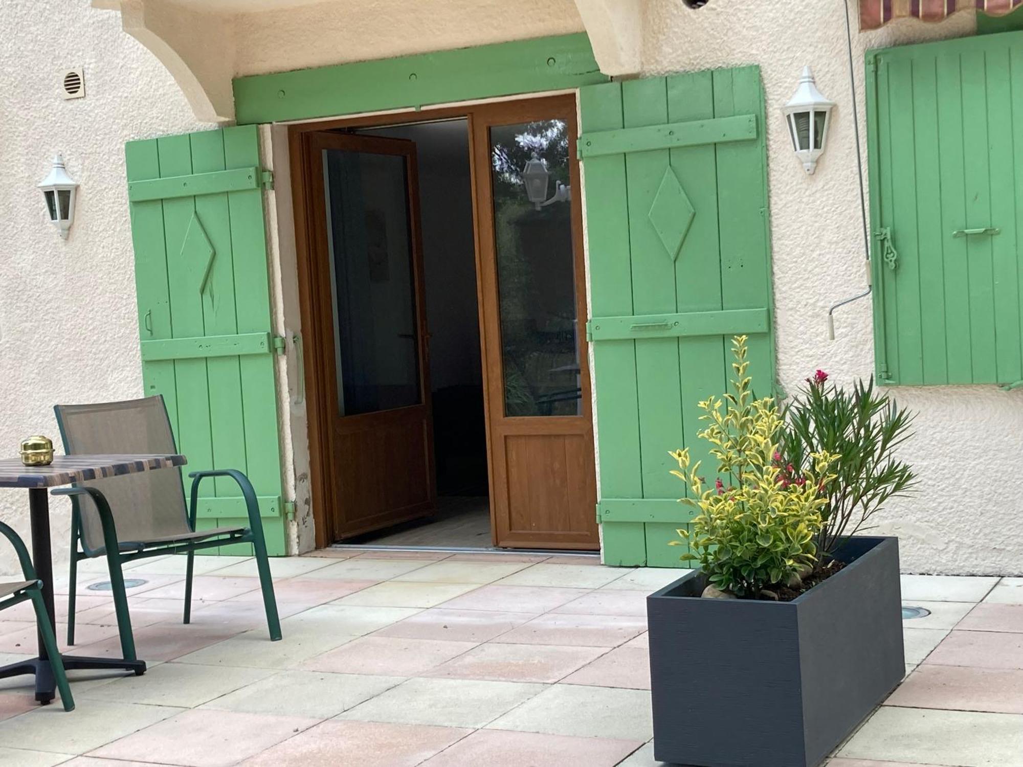 Châteauneuf-du-RhônePavillon De L'Etangアパートメント エクステリア 写真